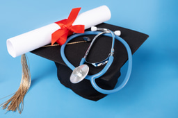 Ireland’s first honours degree for pharmacy technicians launched