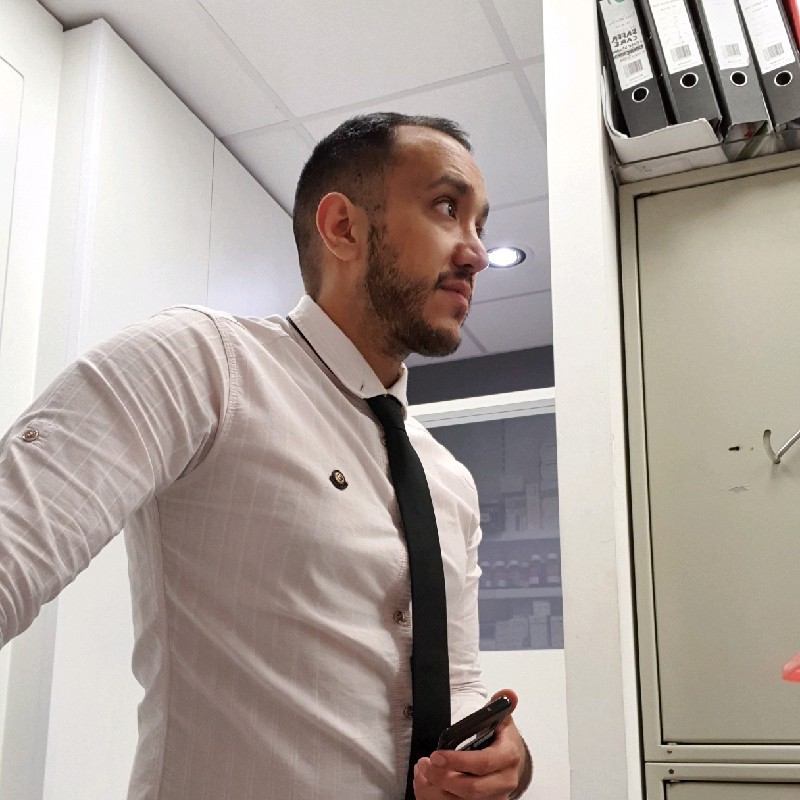 Go to the profile of Radman  Hojati